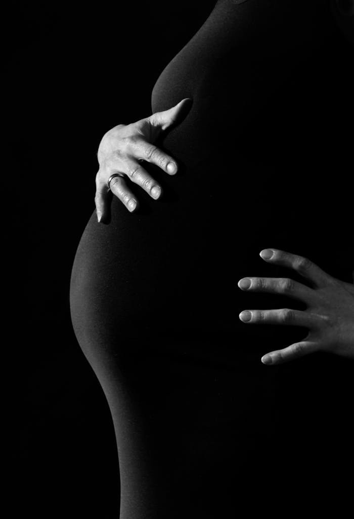 pregnancy-woman-belly-hands-46207-46207.jpg